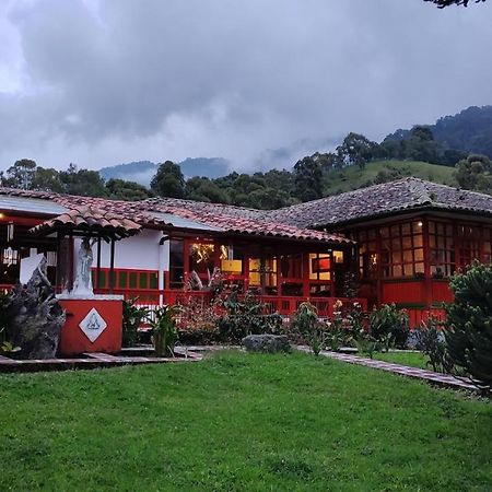 Ecohotel Pinohermoso Reserva Natural Саленто Экстерьер фото