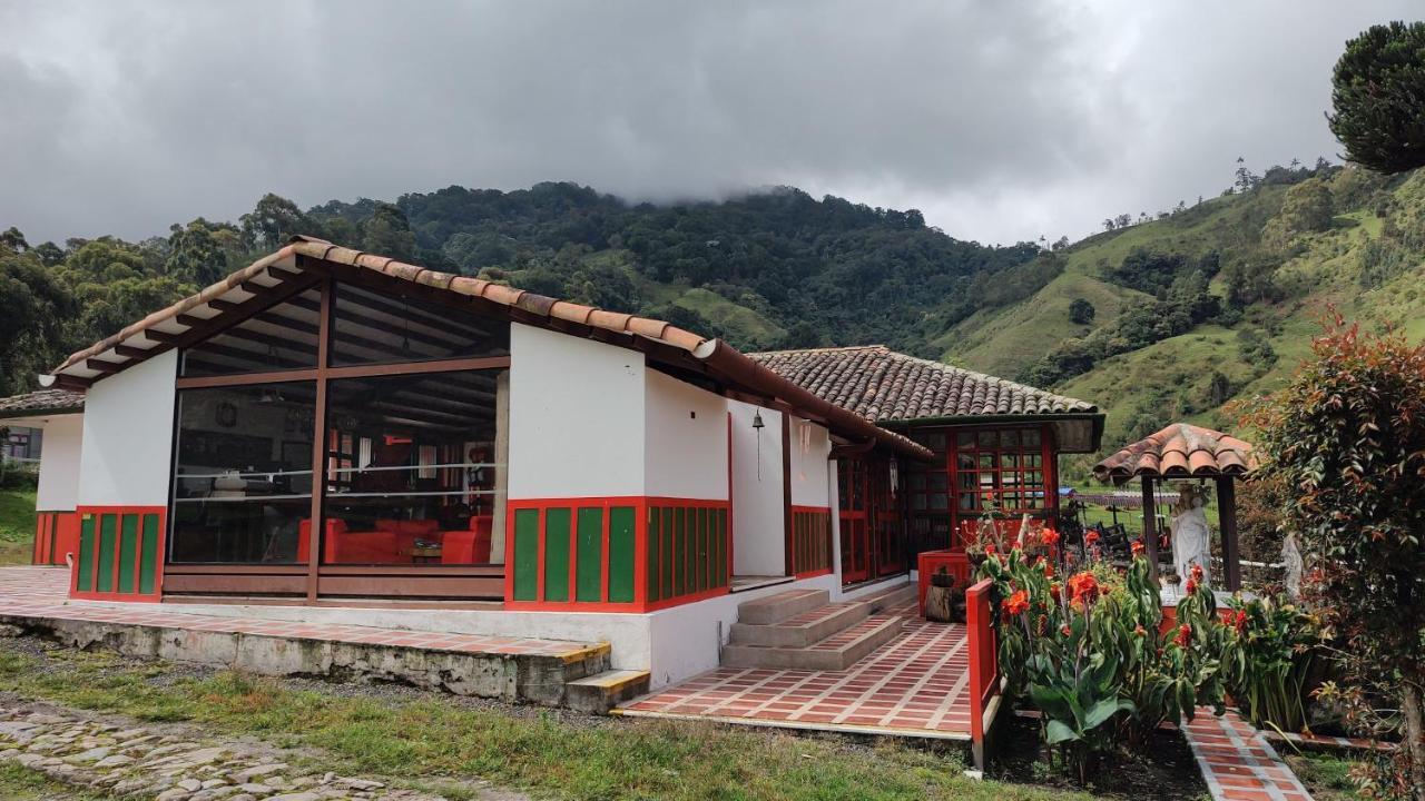 Ecohotel Pinohermoso Reserva Natural Саленто Экстерьер фото