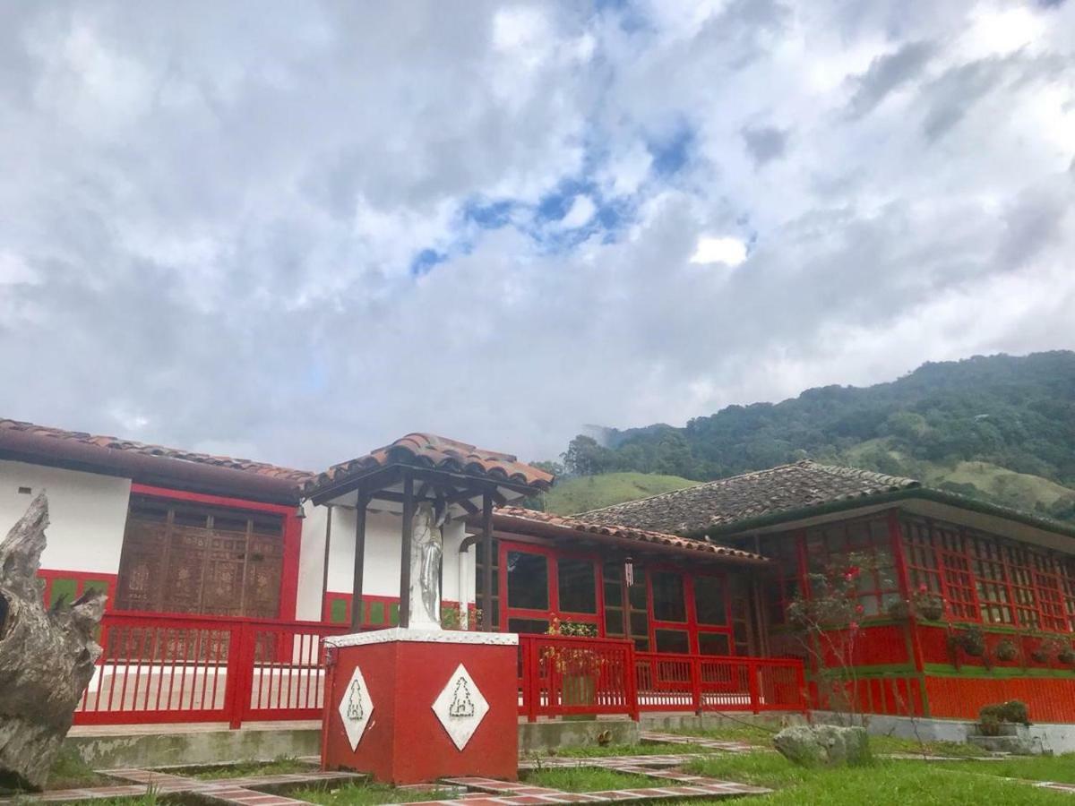 Ecohotel Pinohermoso Reserva Natural Саленто Экстерьер фото